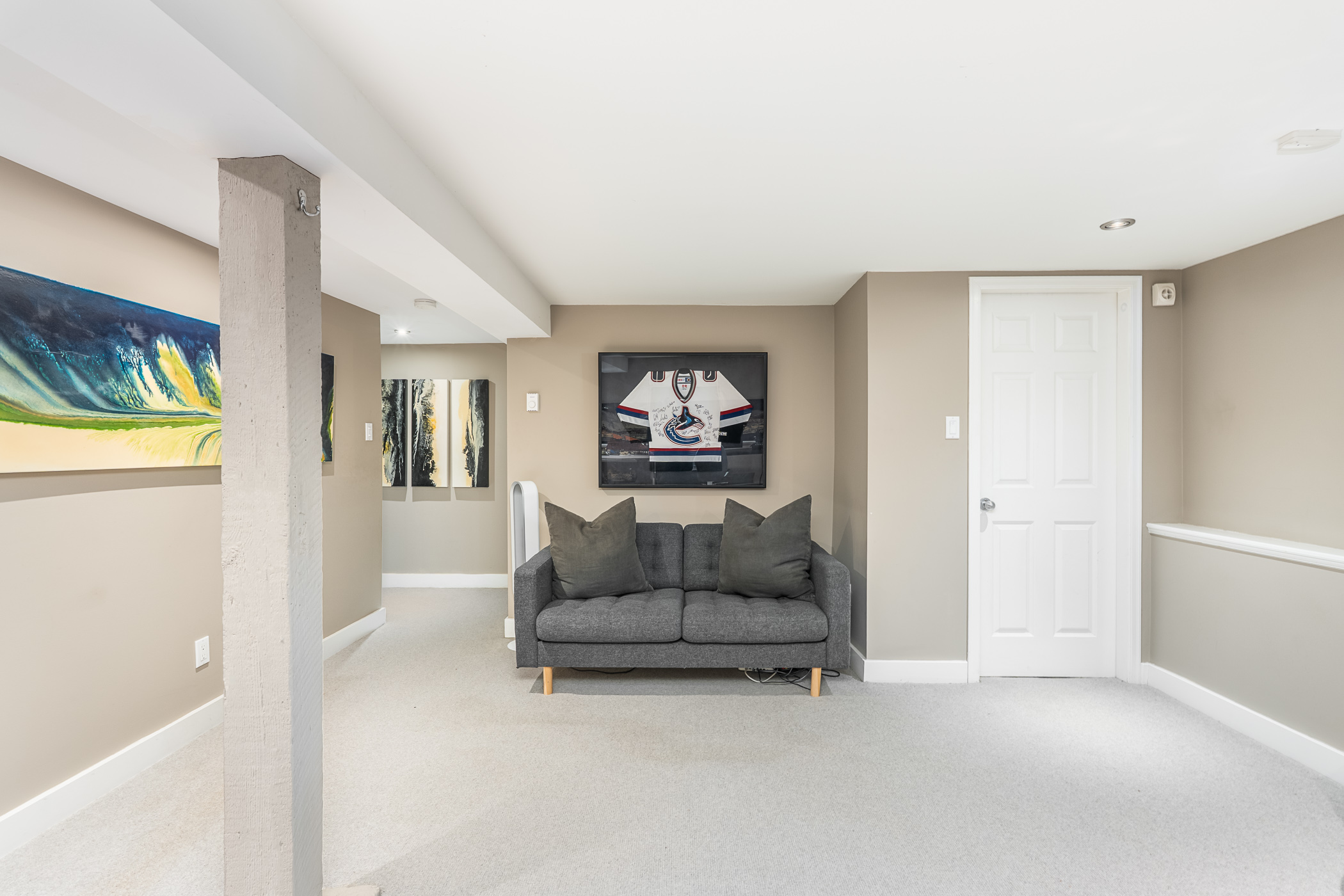 4678 W. 9th Avenue